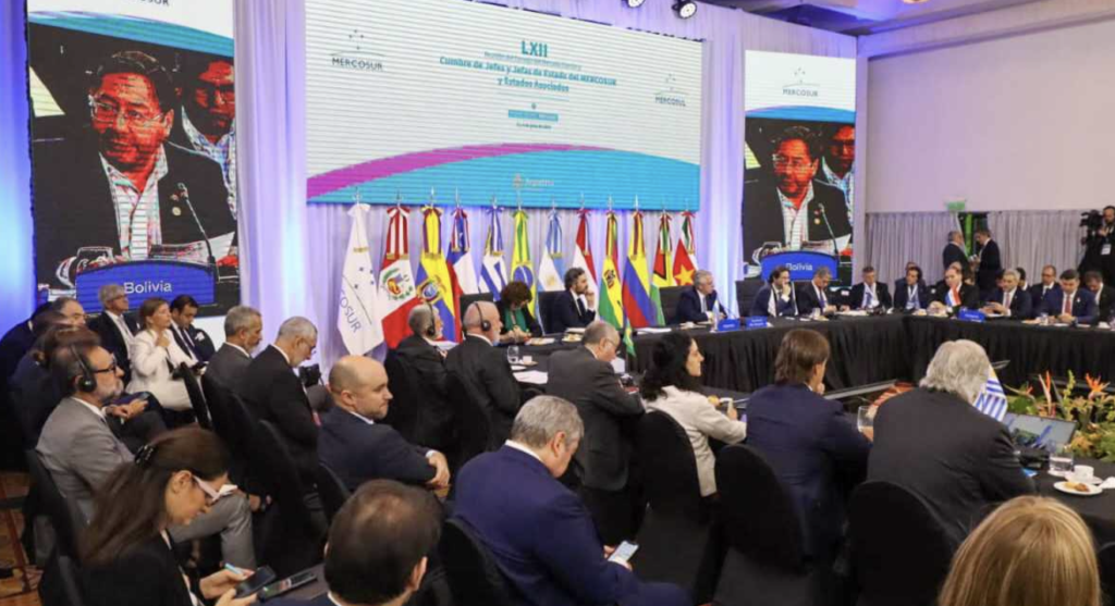 Bolivias President Uppmanar Latam Att Överge Dollarn