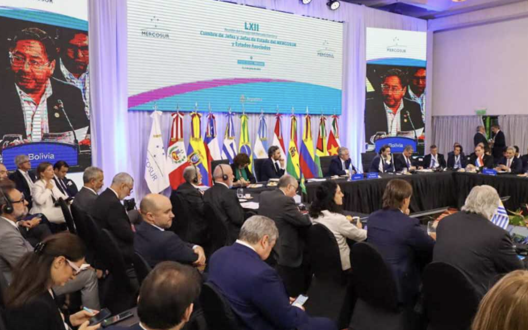Bolivias President Uppmanar Latam Att Överge Dollarn