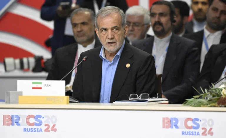 Irans president uppmanar BRICS att skapa ny världsordning