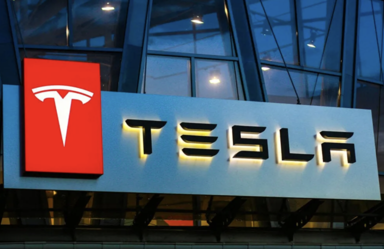 Tesla aktien fortsätter upp