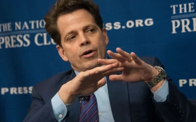 Anthony Scaramucci kritiserar Trump men tror på 200K i år