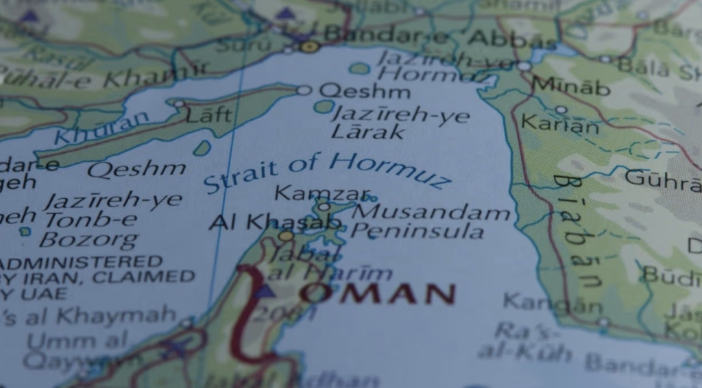 Iran tar $2M per fartyg i sundet och ofta betalning i Tether